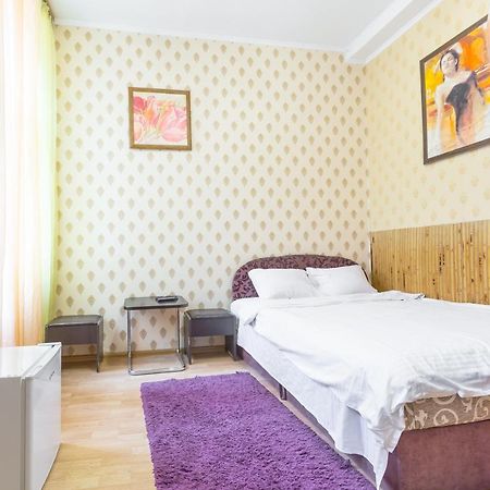 Квартира В Центрі На Вулиці Шевченка 12 Дуже Комфортна Недалеко Біля Вокзалу Лвив Екстериор снимка